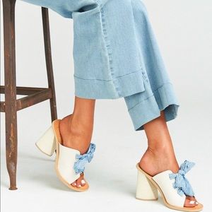 Dolce Vita Amber Bow Sandals